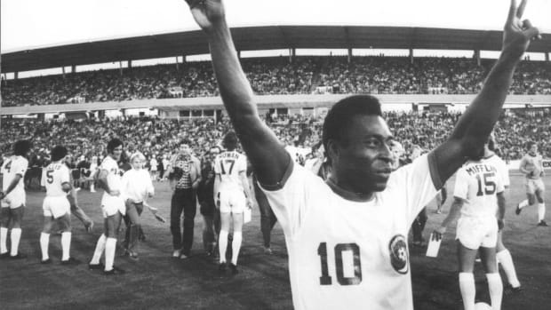 Pelé con los New York Cosmos 1975